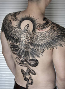 鹰与蛇原始图腾纹身图案手稿及背部实体纹身图
