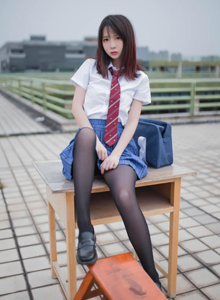 COSER疯猫ss校花美女学姐学生装大长腿黑丝诱惑艺术摄影写真集