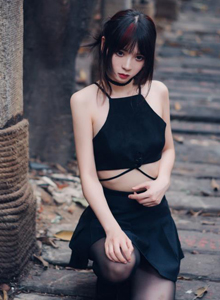 人气COSER疯猫ss暗黑系列吊带美女黑丝丝袜诱惑高清美女写真
